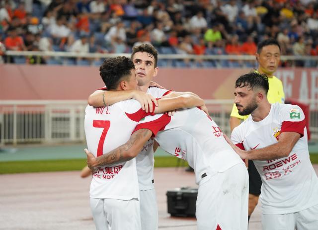 开云体育-【中超】武磊头球制胜 海港1比0客胜泰山豪取15连胜