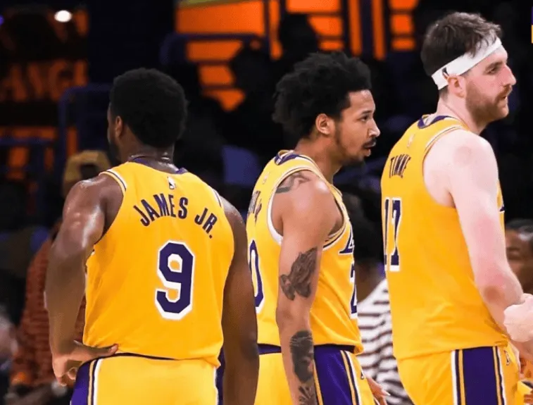 开云官网-美记:湖人4月已输3场多于整个3月,本季对雷霆马刺活塞1-9